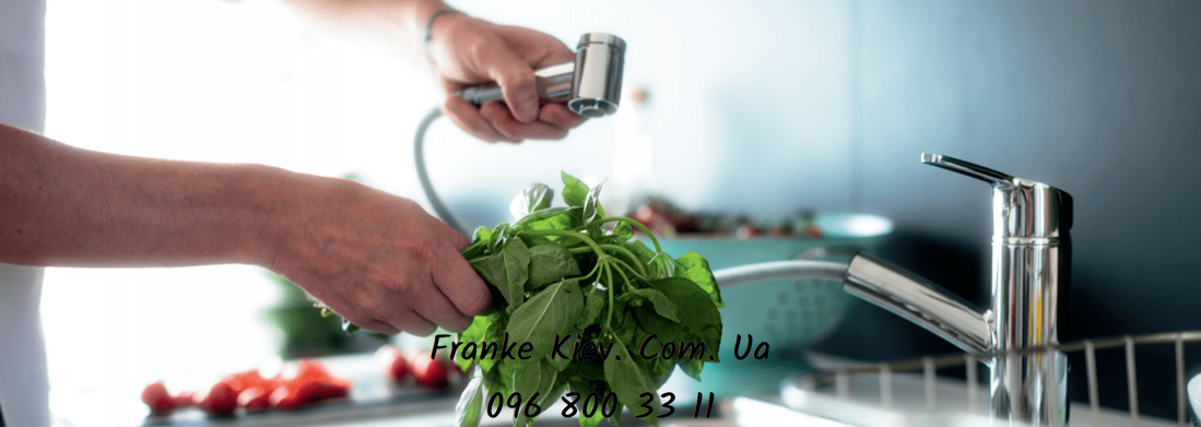 Franke-Partner.com.ua ➦  Кухонный смеситель Franke SMART PULL OUT SPRAY, с выдвижным изливом с функцией душа (115.0534.219) Никель оптик / ретро красный