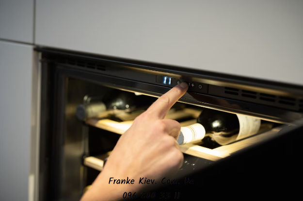 🟥 Вбудований холодильник для вина Franke FMY 24 WCR BK (131.0690.488) Чорне скло